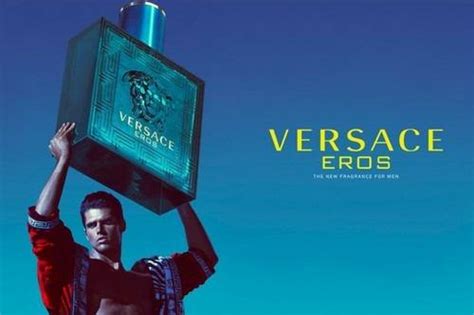 pubblicità profumo versace 2018|erosi versace fragna.